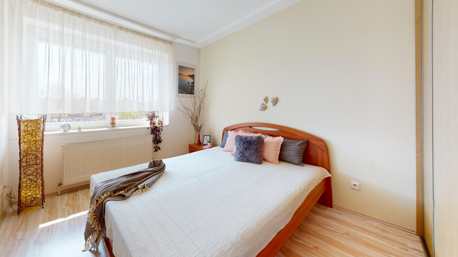 3-IZB.BYT, SENEC 