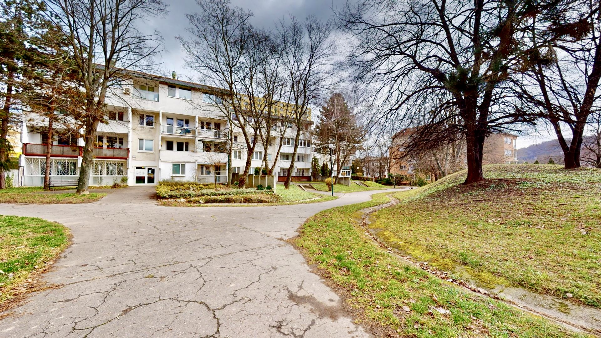 2-IZB. BYT, BA IV - D&Uacute;BRAVKA